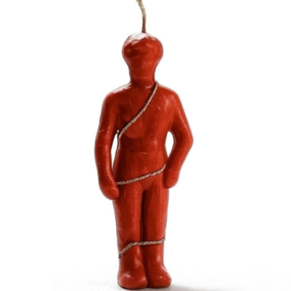 vela hombre encad rojo