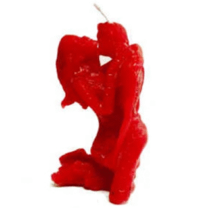 vela pareja arrodillada roja 10 cm.