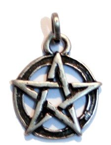 AMULETO  PENTAGRAMA envejecido. (estrella de 5 puntas circulo)