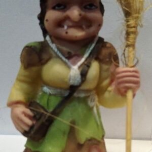 BRUJA Gallega de 10 cm alto, en resina (surtidas)