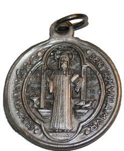 Medalla de San Benito (proteccion)
