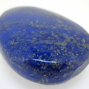 PIEDRA rodada, pulida SODALITA