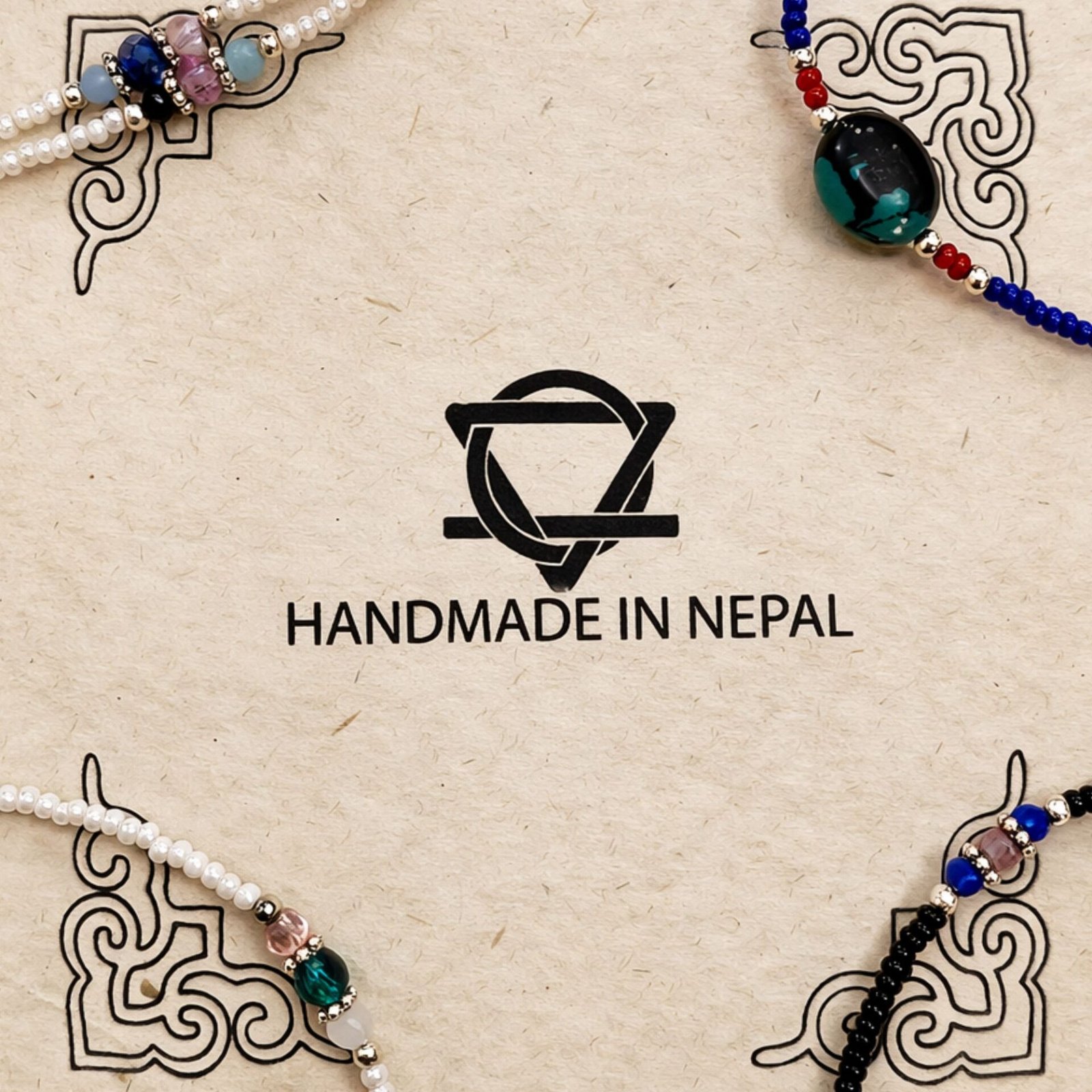 Tobillera fina de howlita nepalí de doble fila con cuentas facetadas - (22 cm)