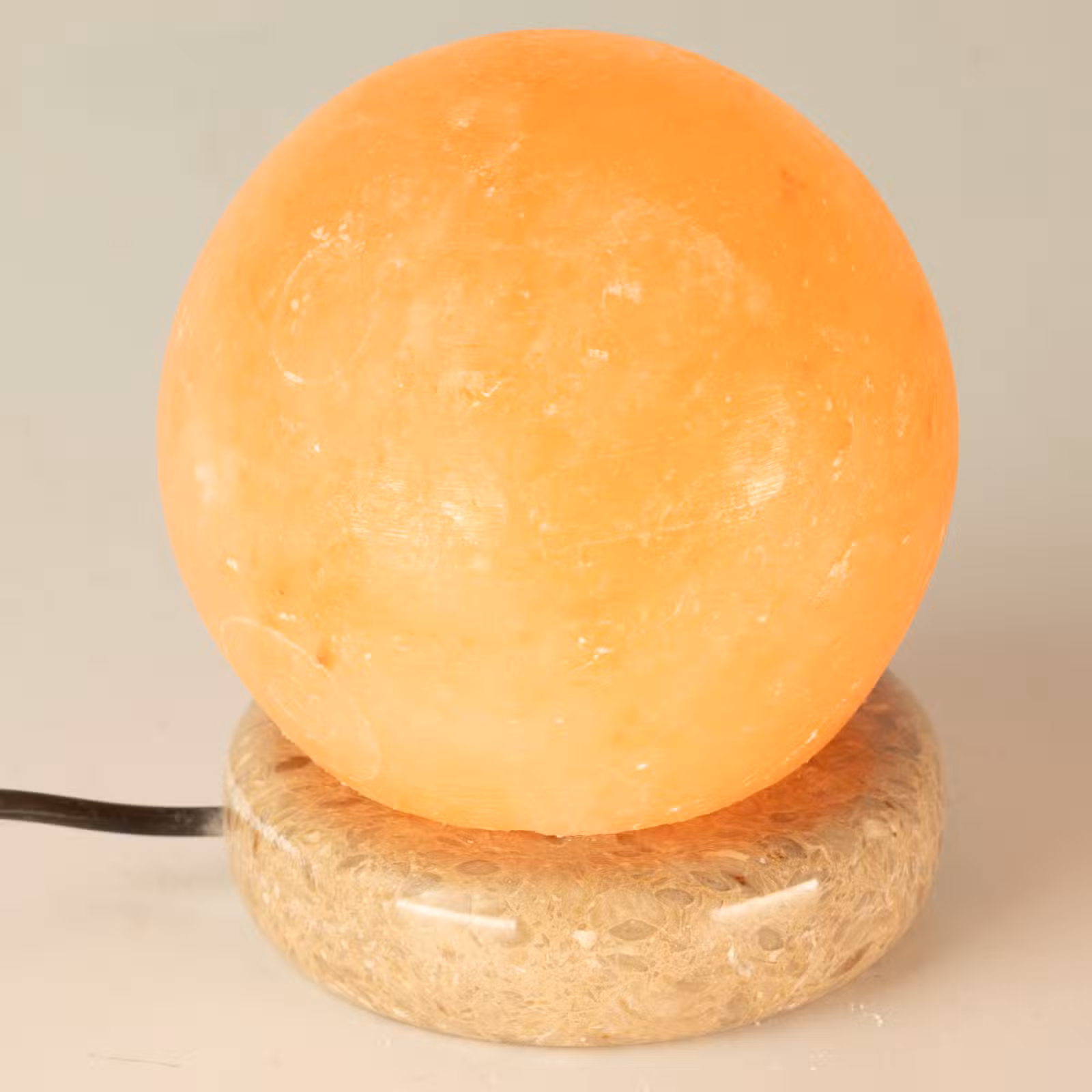 Lámpara de sal de bola USB de calidad - 8 cm