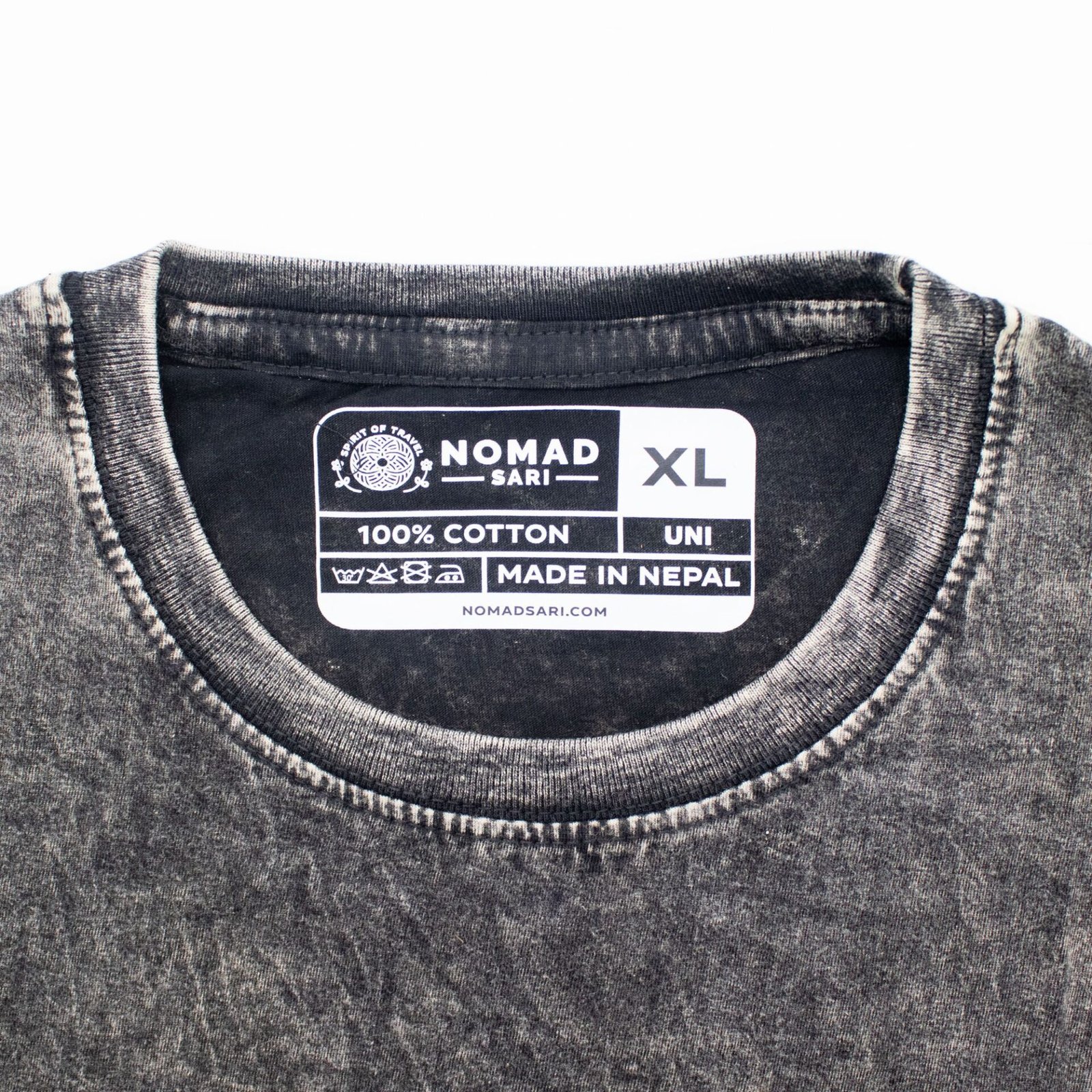 Nomad Sari Camiseta de algodón lavado a la piedra - Brújula de la Vida - Gris carbón - XL - Imagen 7