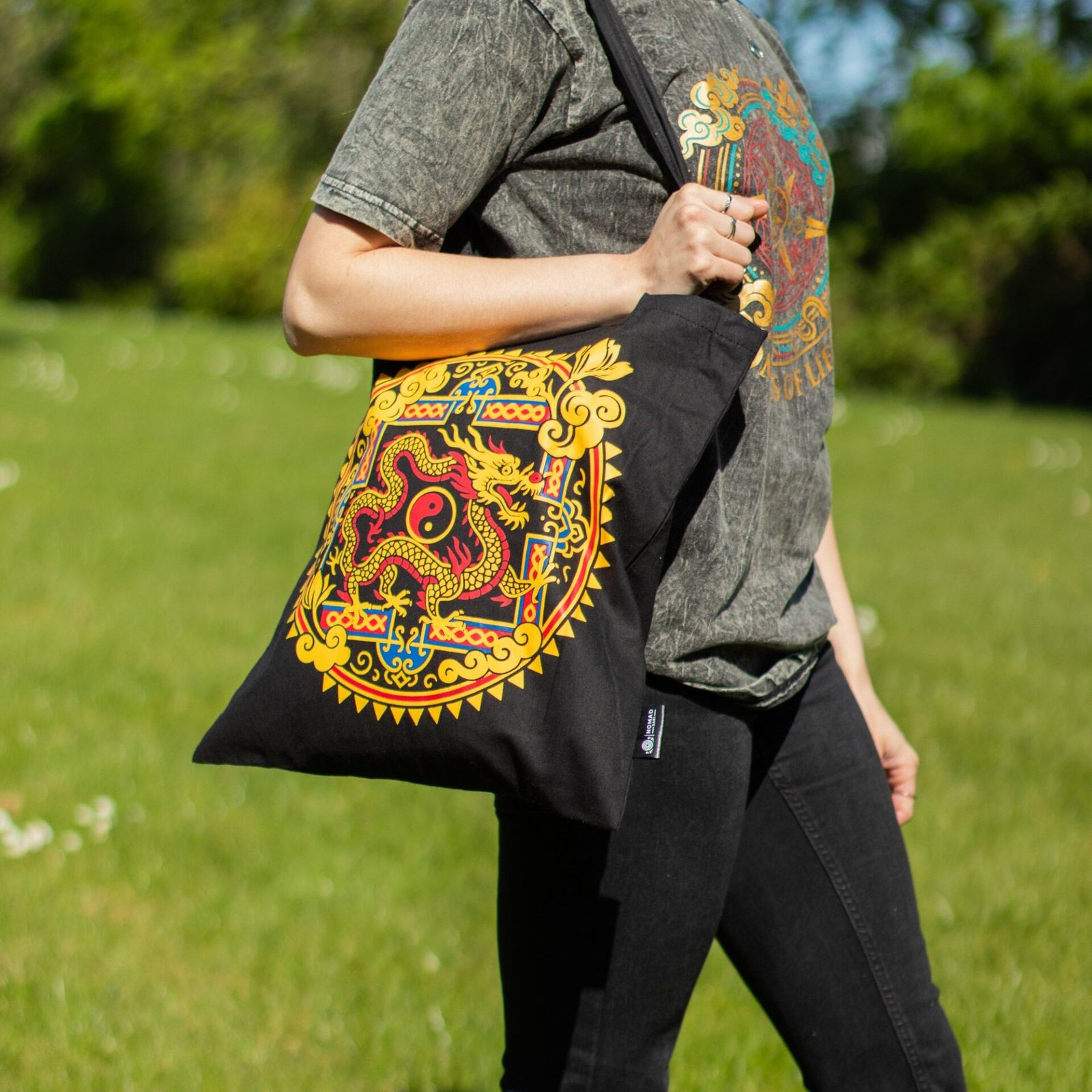 Bolso tote icónico y clásico - Dragón Yin y Yang - Negro 6 oz - Imagen 8