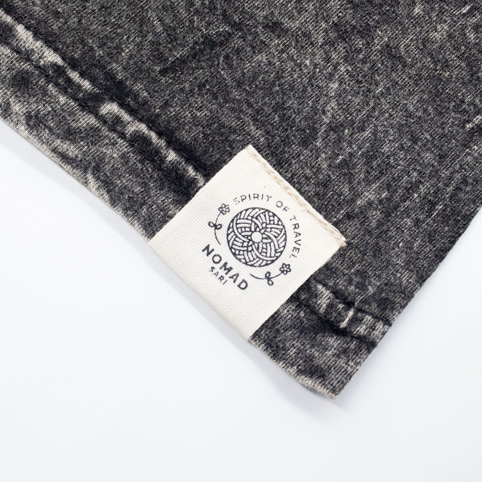 Nomad Sari Camiseta de algodón lavado a la piedra - Brújula de la Vida - Gris carbón - XL