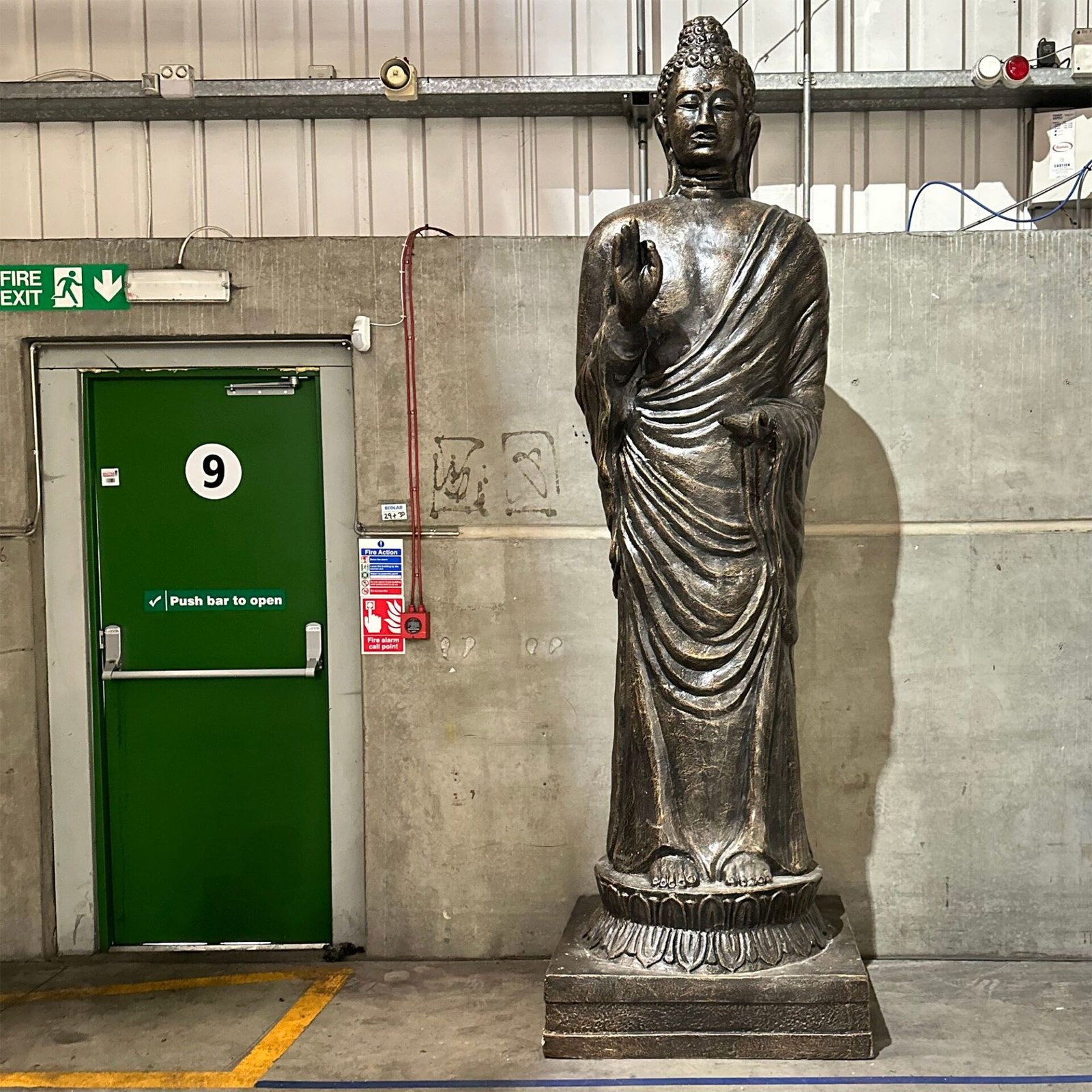 Estatua alta de Buda de pie de oro antiguo - 3 m de altura