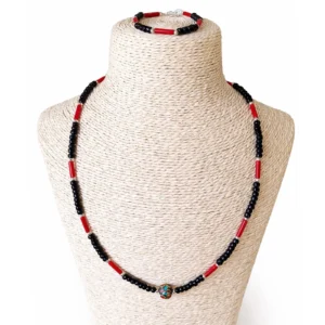Conjunto de Collar con colgante Om nepalí de ónix y coralita 50 cm. y pulsera 17 cm.