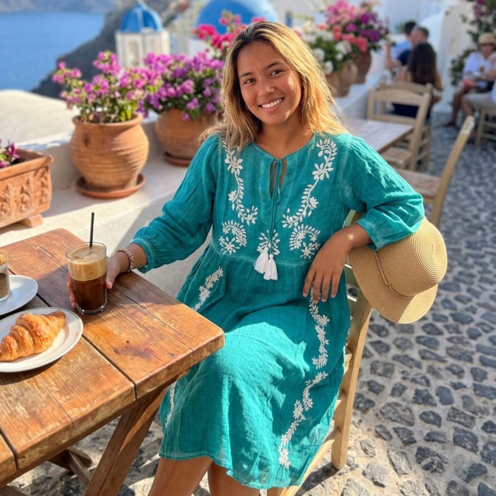 Nomad Sari en la Colección Med - Vestido - Turquesa con Bordado y Borlas (M-L)