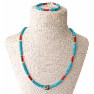 Conjunto de Collar Nepalí con cuentas tribales turquesa y coralita 50 cm. y pulsera 17 cm.
