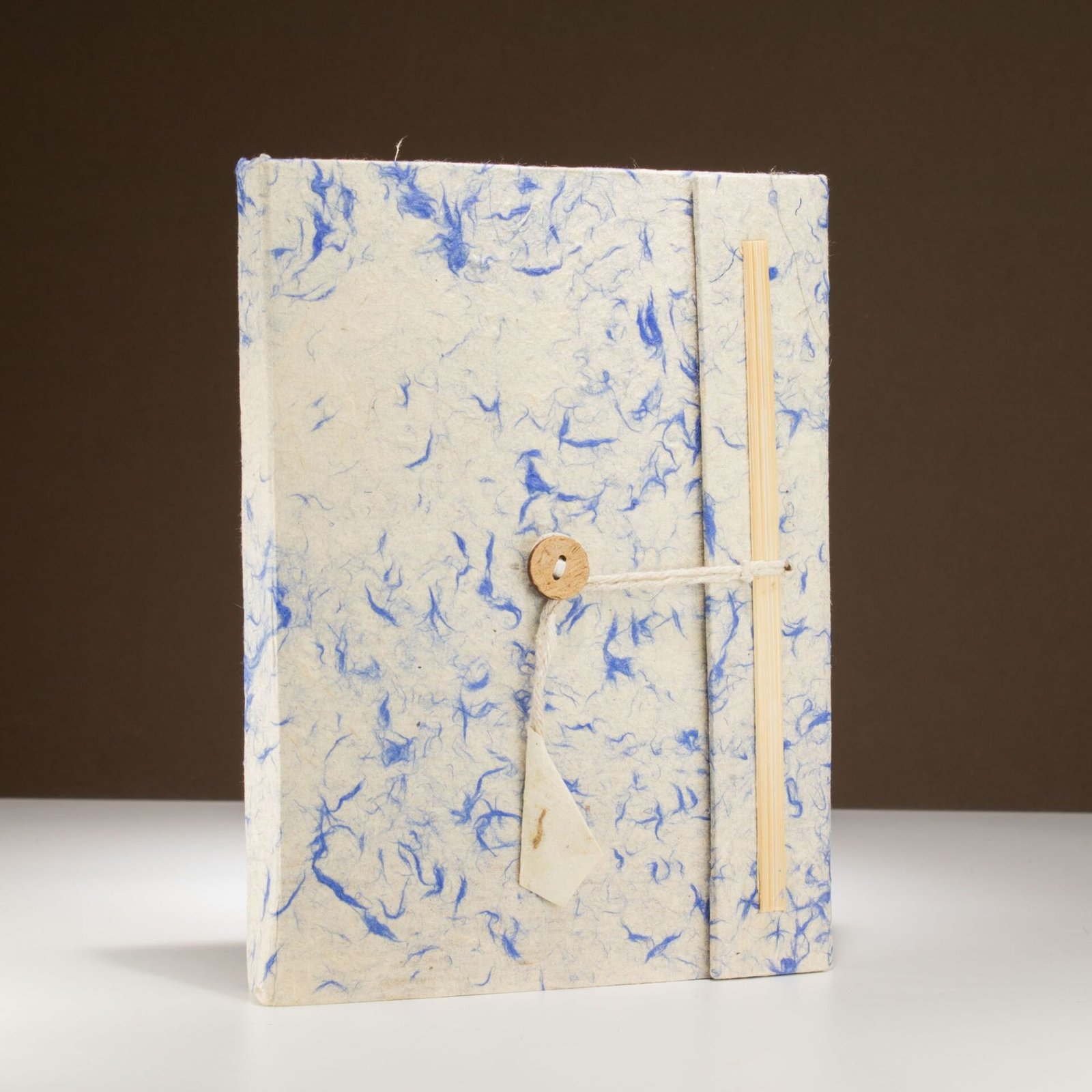 Cuaderno de algodón azul mixto Lokta grande (21x15cm) - 45 hojas - incluye marcador