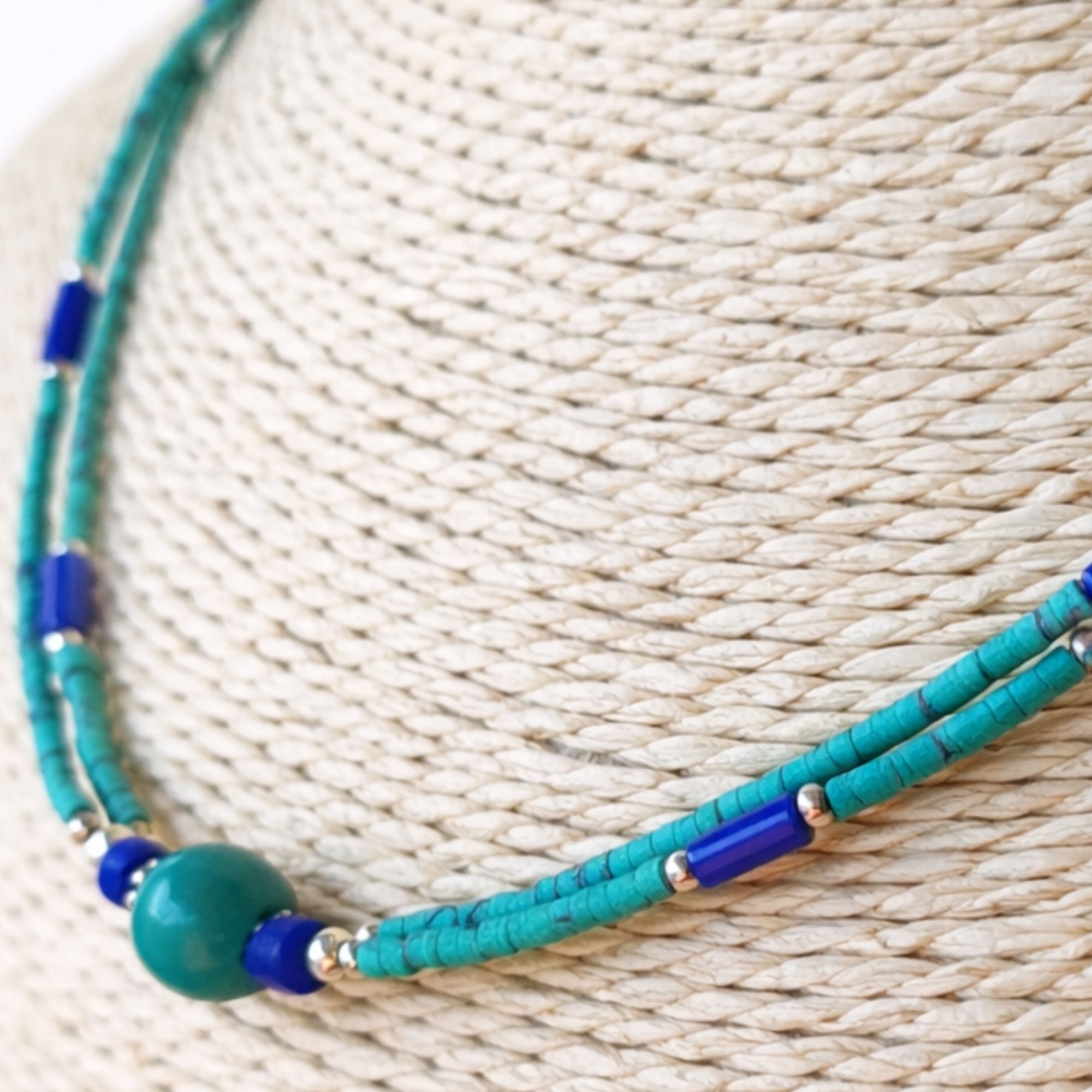 Collar nepalí extrafino de dos líneas - Colgante de lapislázuli y malaquita - Imagen 2