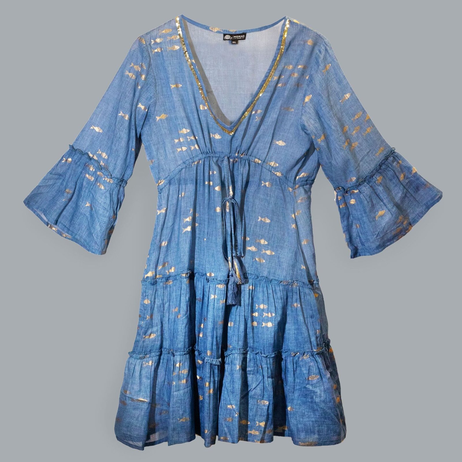 Nomad Sari en el Mar Mediterráneo Vestido con estampado de peces azules y dorados (M/L) - Imagen 4