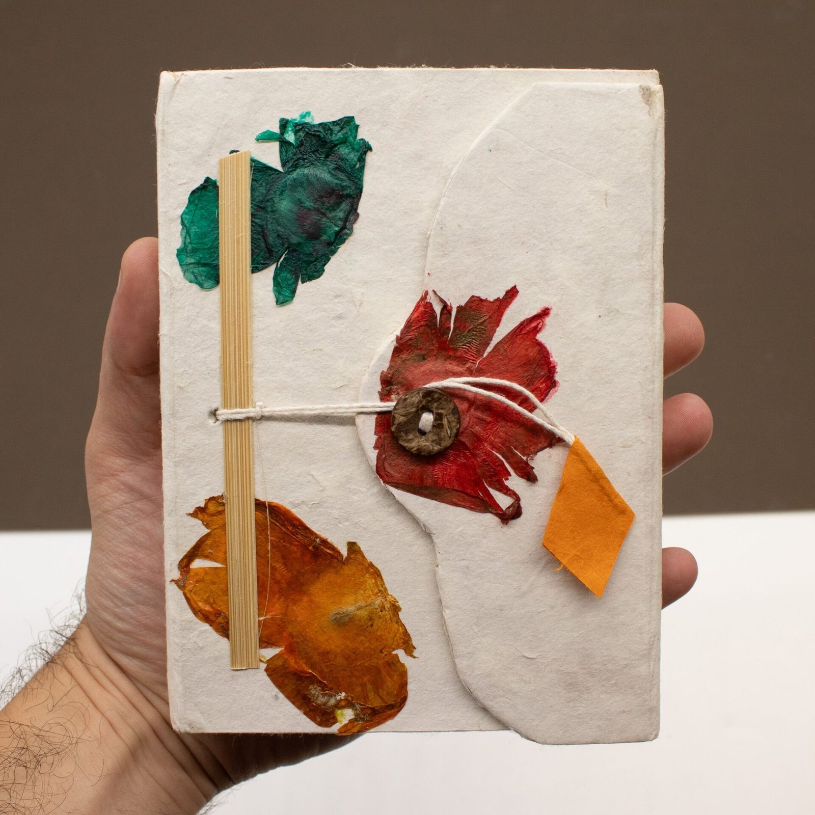 Cuaderno de Lokta mediano con cierre de botón (15x12 cm) - 45 hojas - Diseño floral auténtico del Himalaya - Imagen 4