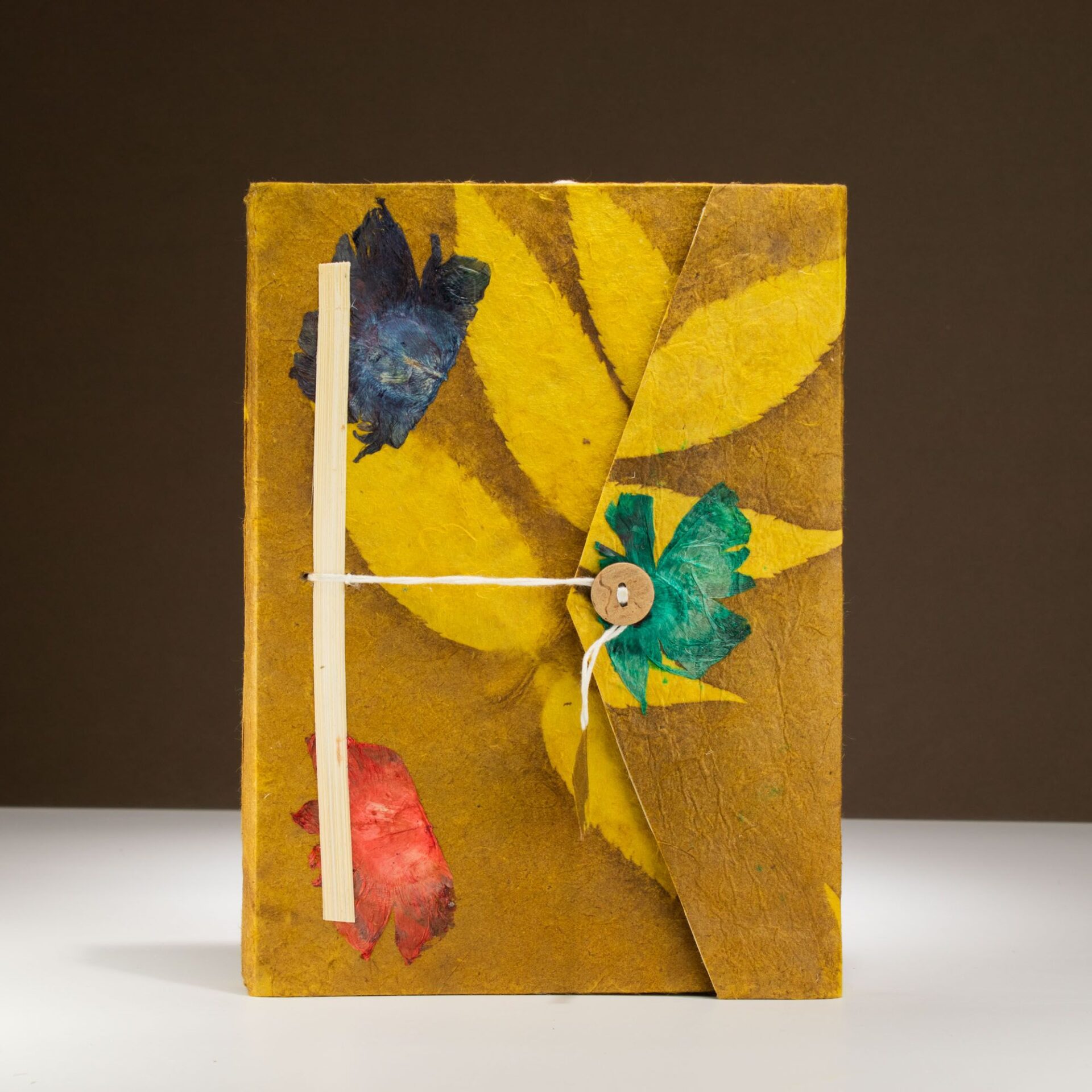 Lokta Bold Floral Cuaderno – Grande (21x15cm) – 45 hojas – Incluye marcapáginas – Oliva - Imagen 4