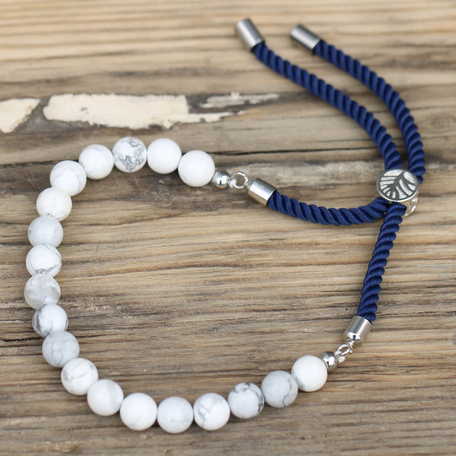 Pulsera de hilo azul marino de Khaulita Blanca - Imagen 5