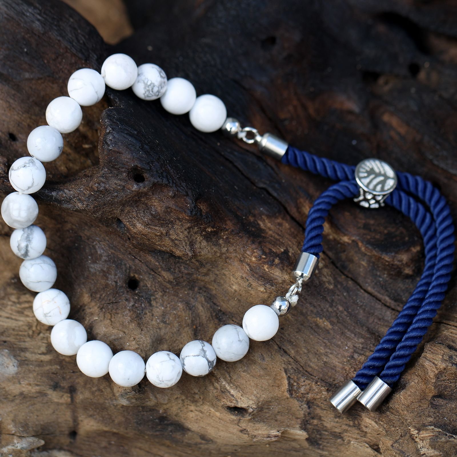 Pulsera de hilo azul marino de Khaulita Blanca - Imagen 4