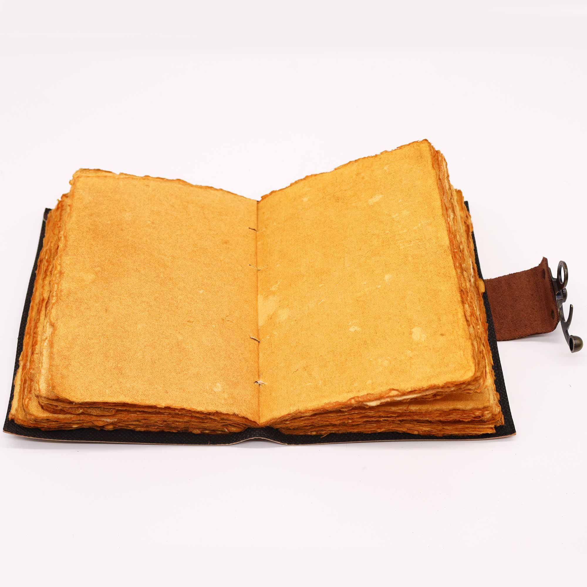 Cuaderno de Cuero Flor de Loto - 12,5 x 17,5 cm - Imagen 2