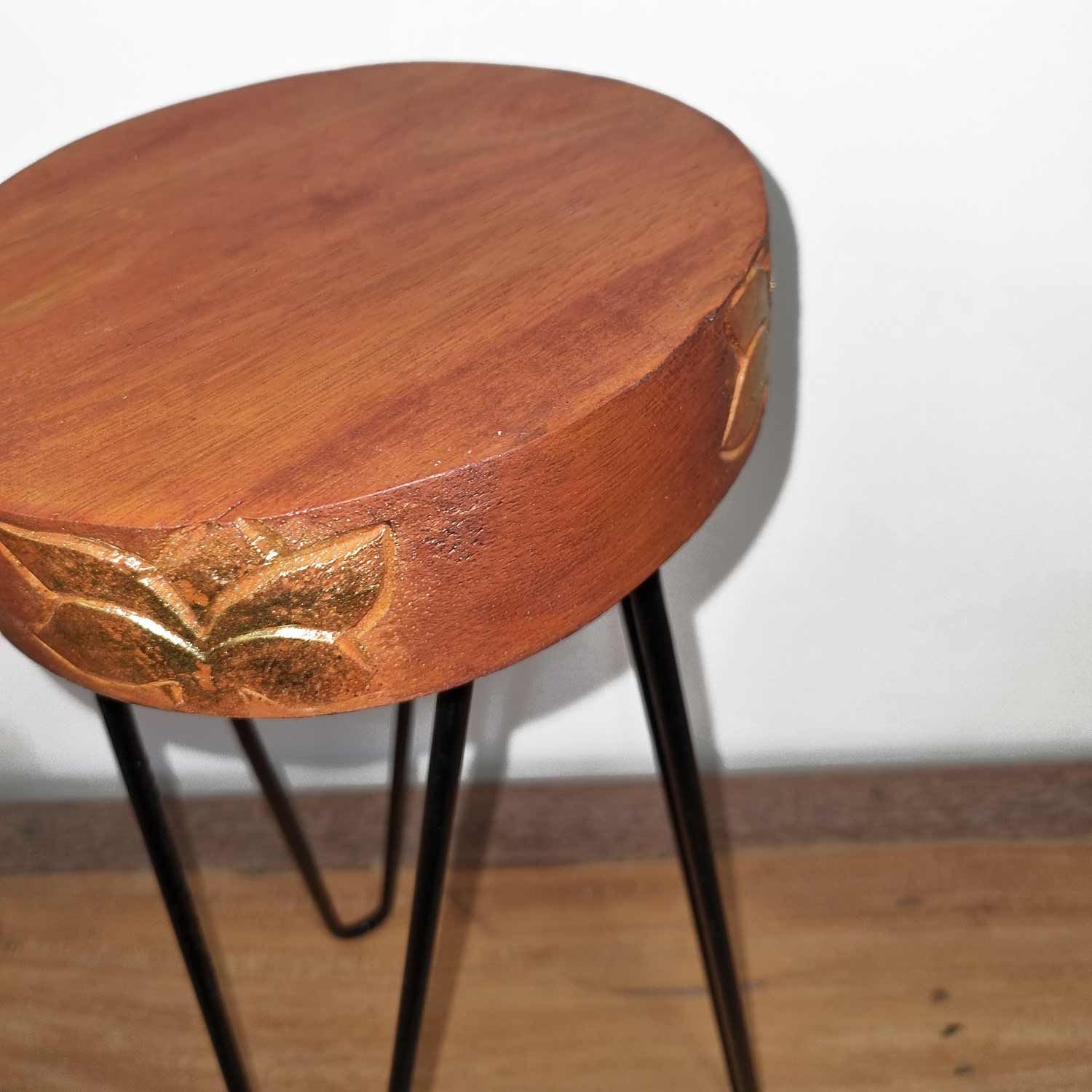 Soporte para plantas de madera de Albasia - Terracota y detalle negro - Imagen 2