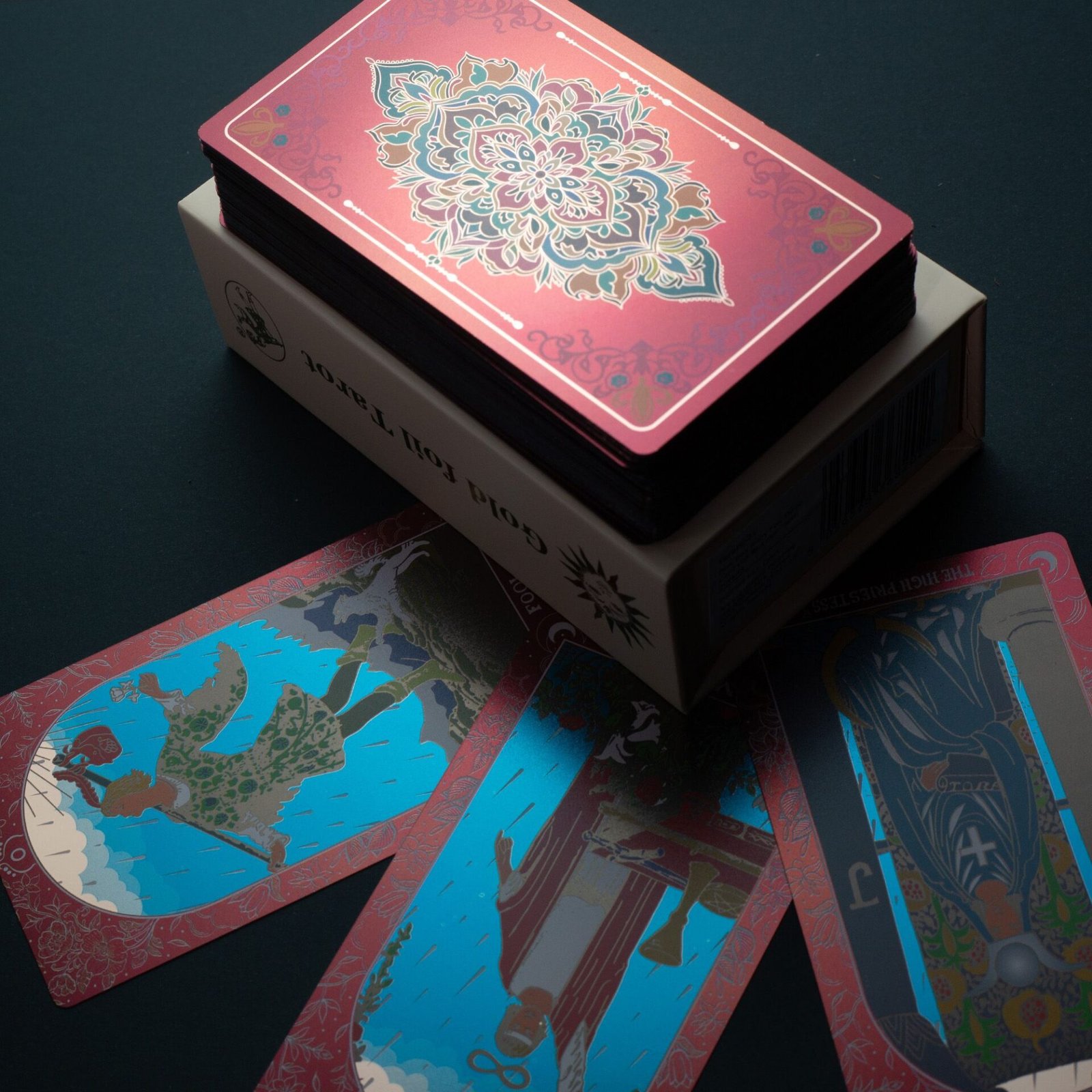 Set de cartas del tarot en caja de regalo rosa con lámina rubí - con folleto - Imagen 3