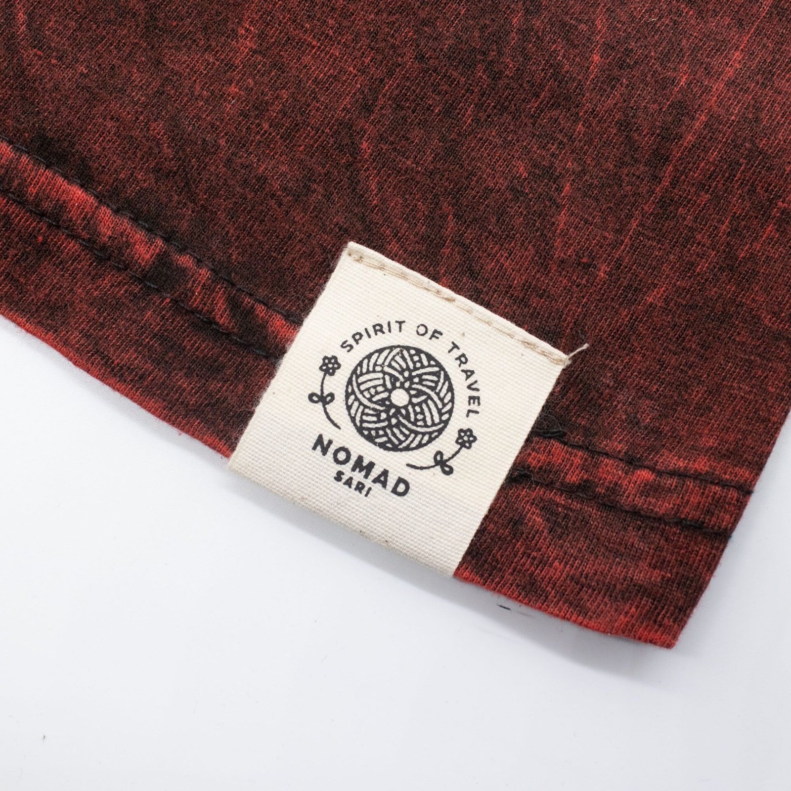 Nomad Sari Camiseta de algodón lavado a la piedra - Mandala de dragón - granate - Grande - Imagen 9
