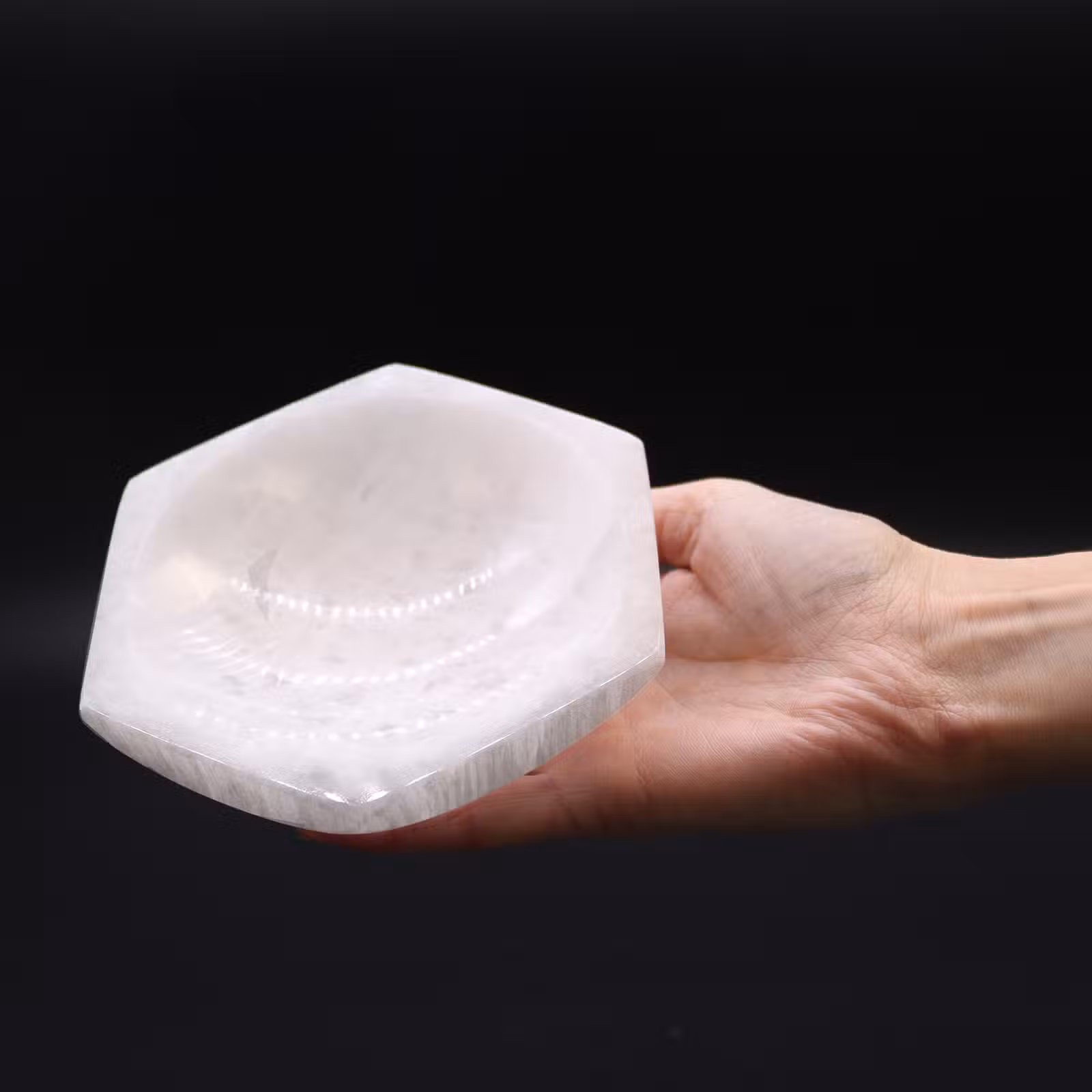 Cuenco hexagonal de selenita - 15cm - Imagen 5
