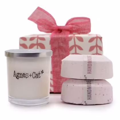 Set de Regalo: Bombas de baño de Peonías & té y rosas + Vela de Café & Nueces