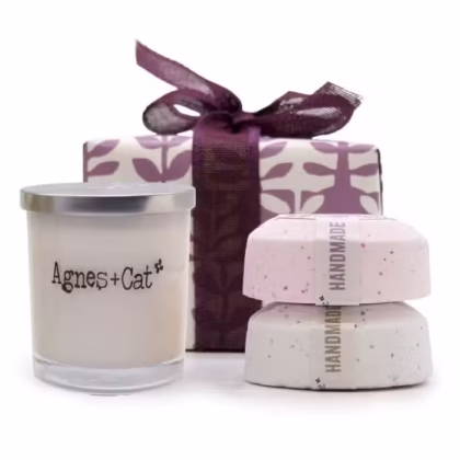Set de Regalo: Bombas de baños de Provenza & té y rosas + Vela de Piedra Lunar