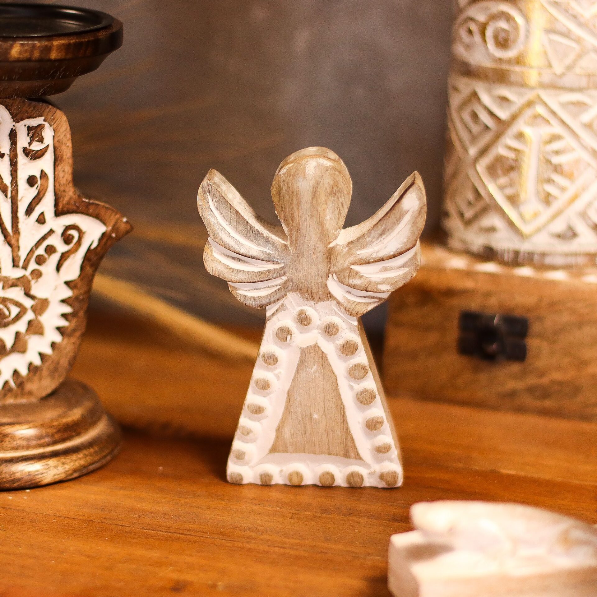 Ángel de madera de mango - lavado blanco - Imagen 3