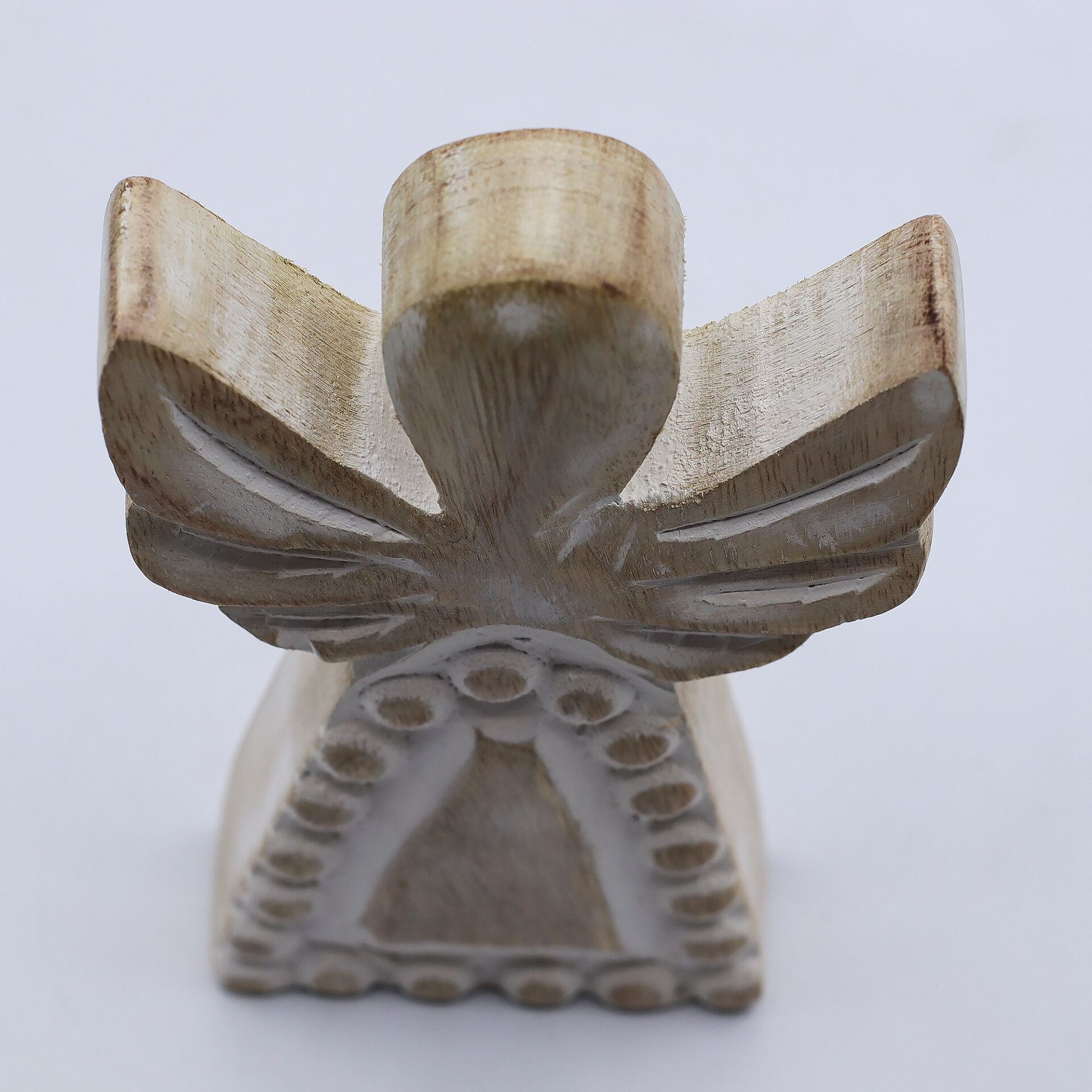 Ángel de madera de mango - lavado blanco - Imagen 4