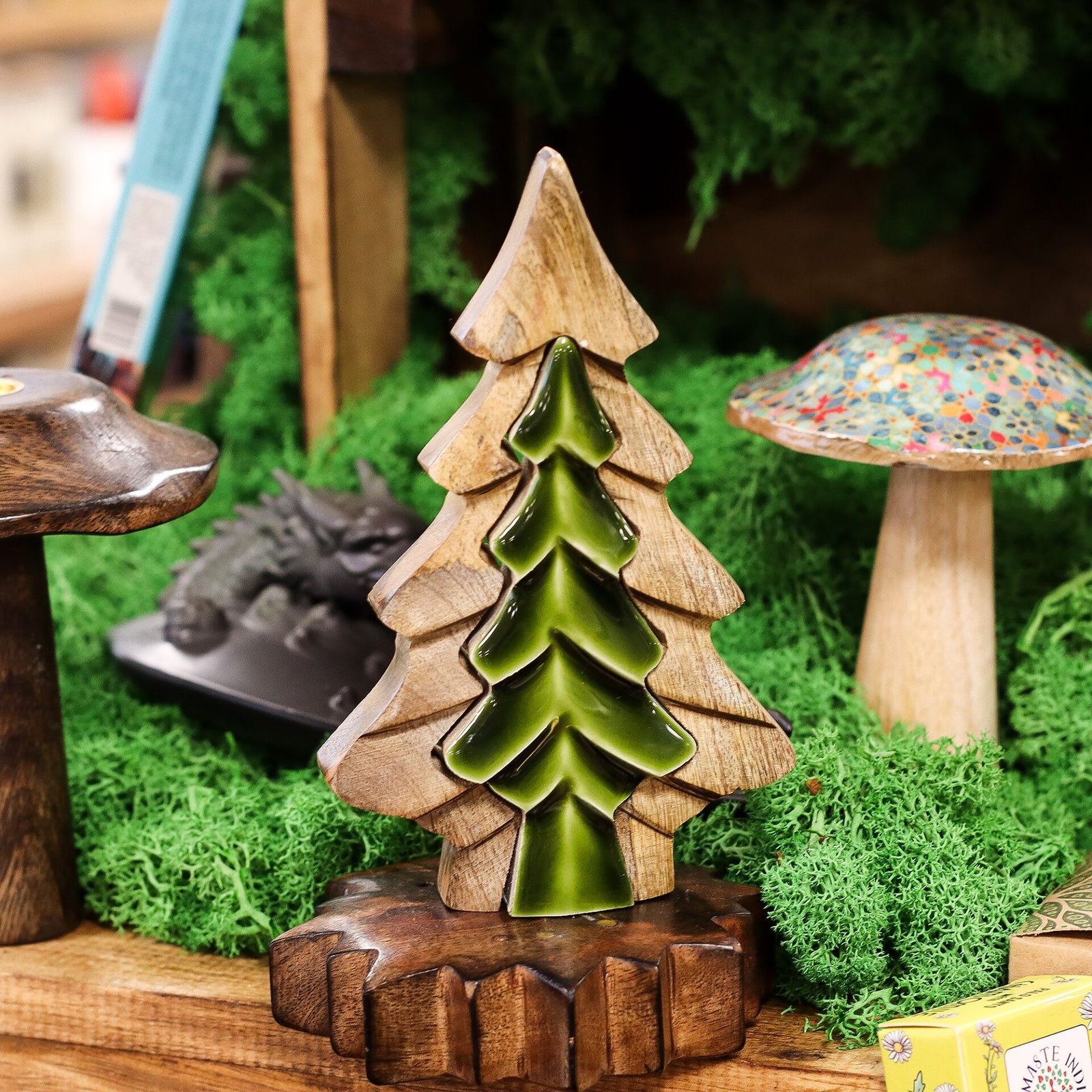 Perdido en el Bosque - Decoración de madera con un pequeño árbol dentro de un árbol - 15x10 cm - Imagen 10