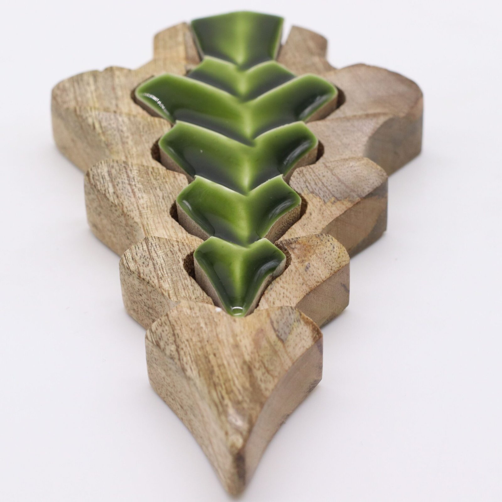 Perdido en el Bosque - Decoración de madera con un pequeño árbol dentro de un árbol - 15x10 cm - Imagen 11