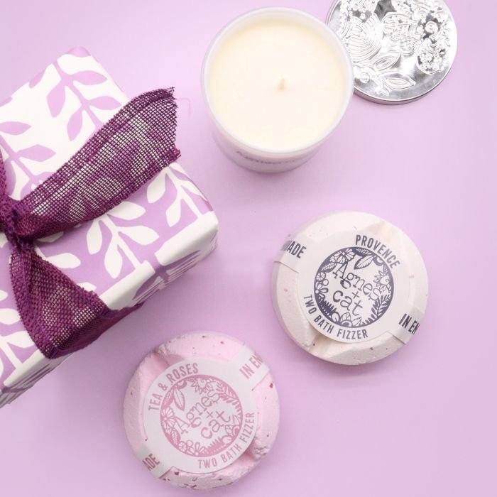 Set de Regalo: Bombas de baños de Provenza & té y rosas+ Vela de Piedra Lunar - Imagen 3