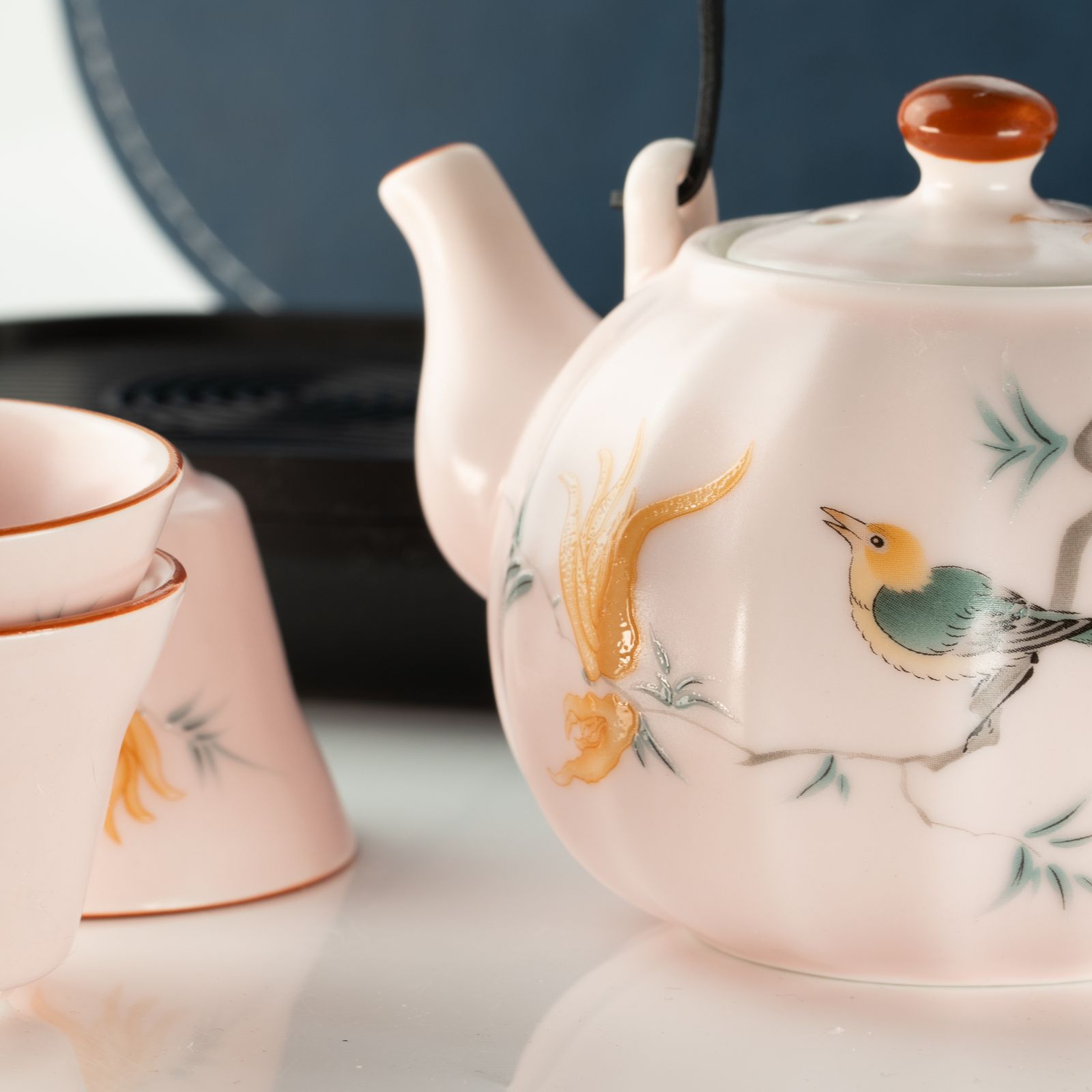Set de Té Portátil Ritual «Armonía Botánica y Aves del Paraíso» - Imagen 4